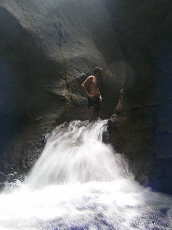 No topo da primeira cachoeira do Titou Gorge, no Trois Pitons National Park, em Dominica, no Caribe